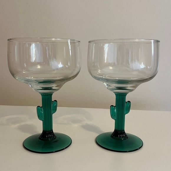 Set of 2 Green Cactus Stem Glass Margarita Glasses - Picture 4 of 5